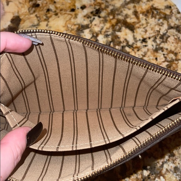 Louis Vuitton Monogram Brown Clutch - Picture 8 of 9